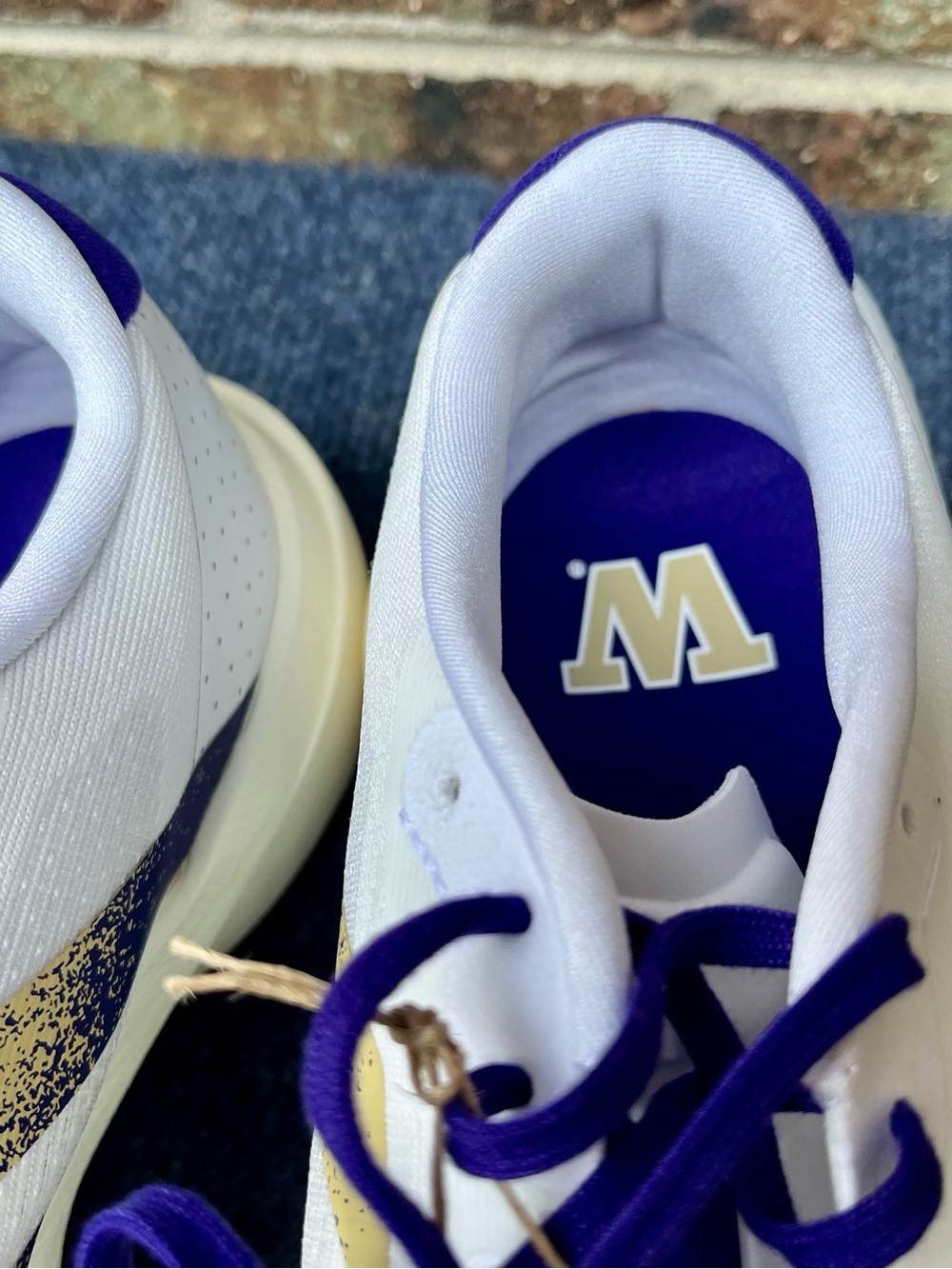 Adidas Adizero EVO SL Washington Huskies Shoes Men Size 7 Women Size 8 New w/tag - Picture 9 of 14